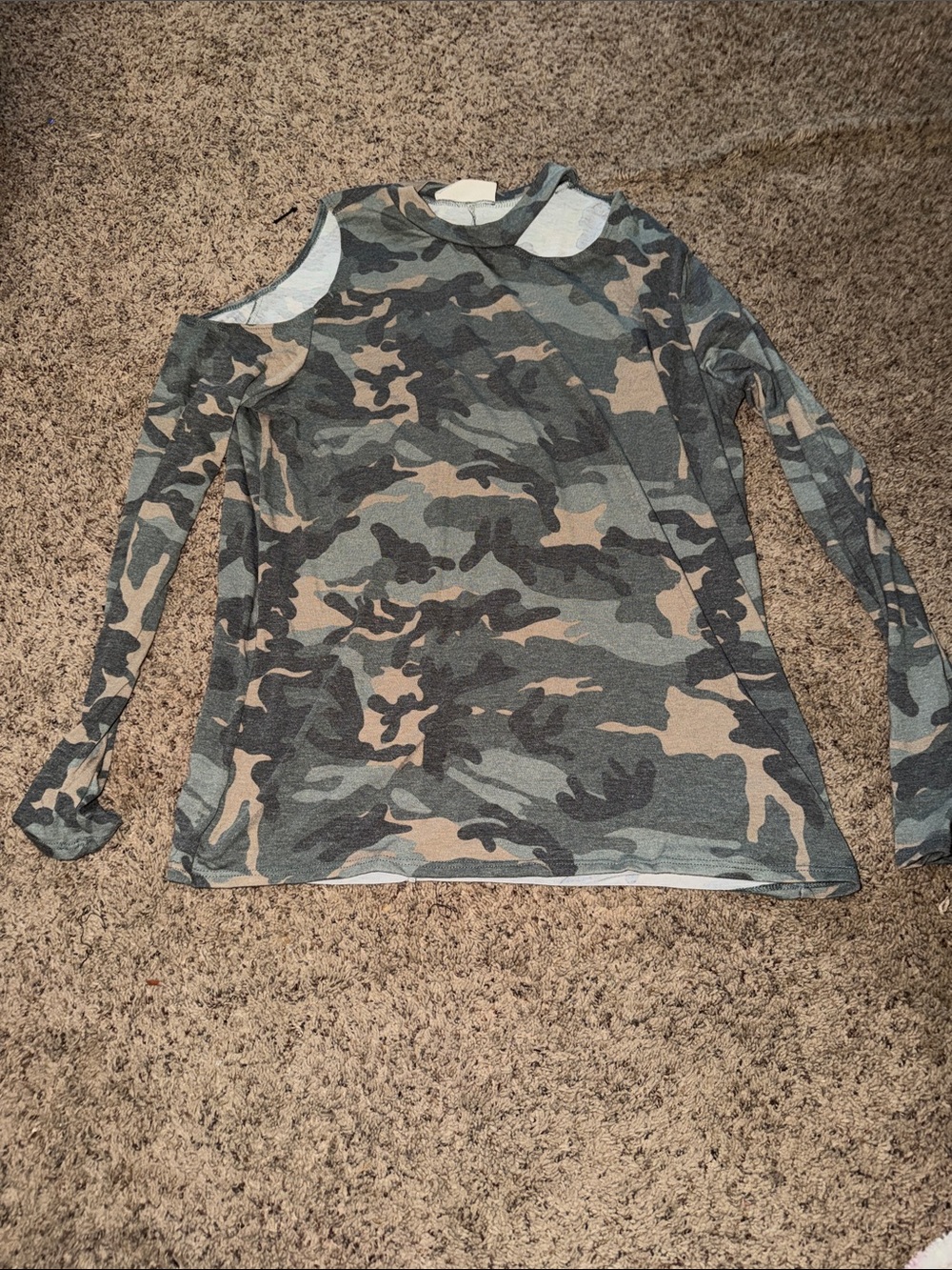Cold-Shoulder Camo Long Sleeve Tee - Green Camo
